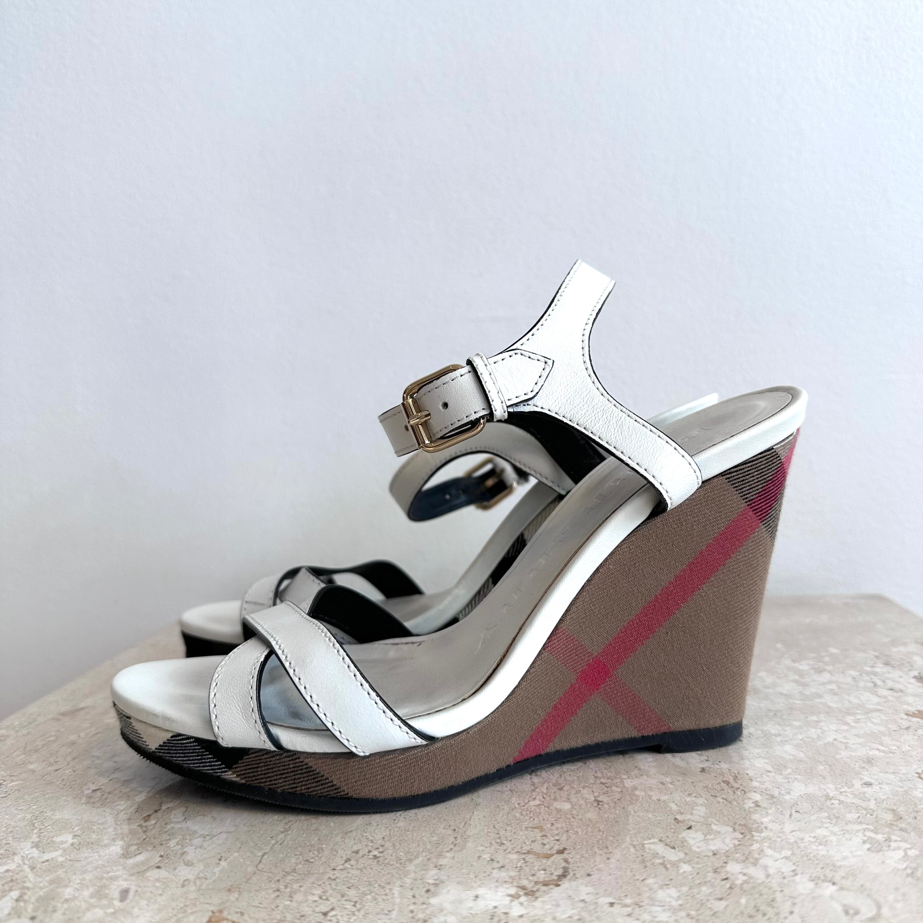 Pre-Owned BURBERRY Wedge Heel Size 36