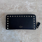 Pre-Owned VALENTINO Black Leather Rockstud Wallet