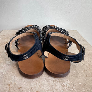 Pre-Owned CHANEL™ Navy Suede Chain Sandals Size 39