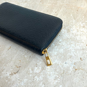 Pre-Owned LOEWE Black Leather Zip Wallet