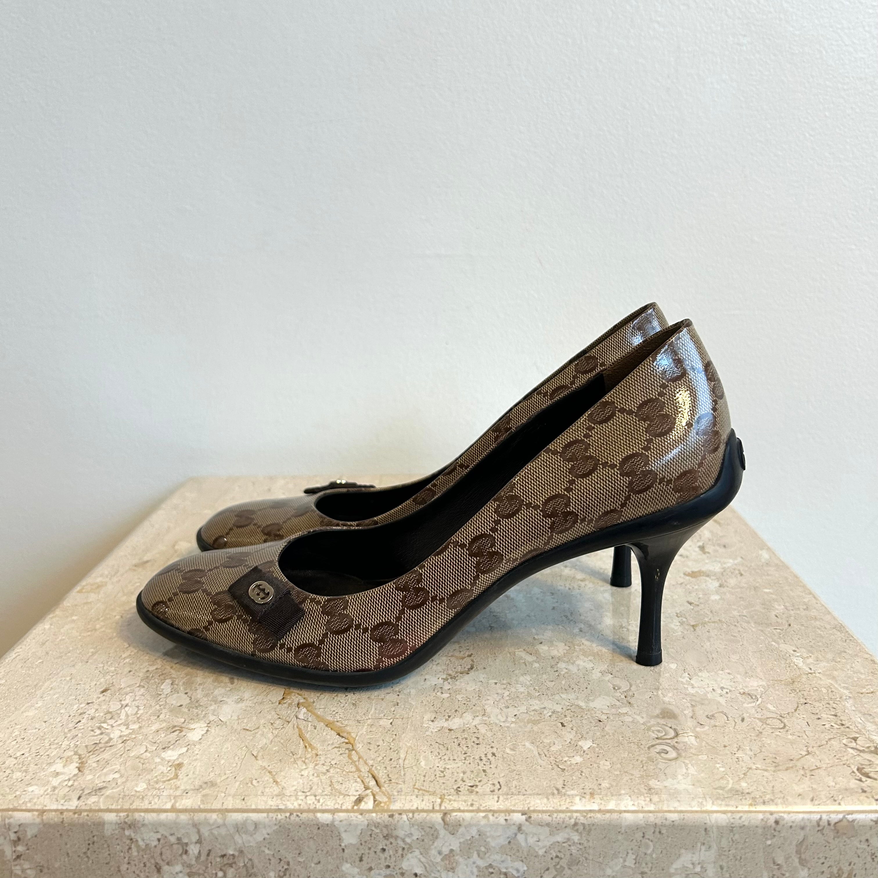 Pre-Owned GUCCI Crystal GG Bow Pumps - Size 39