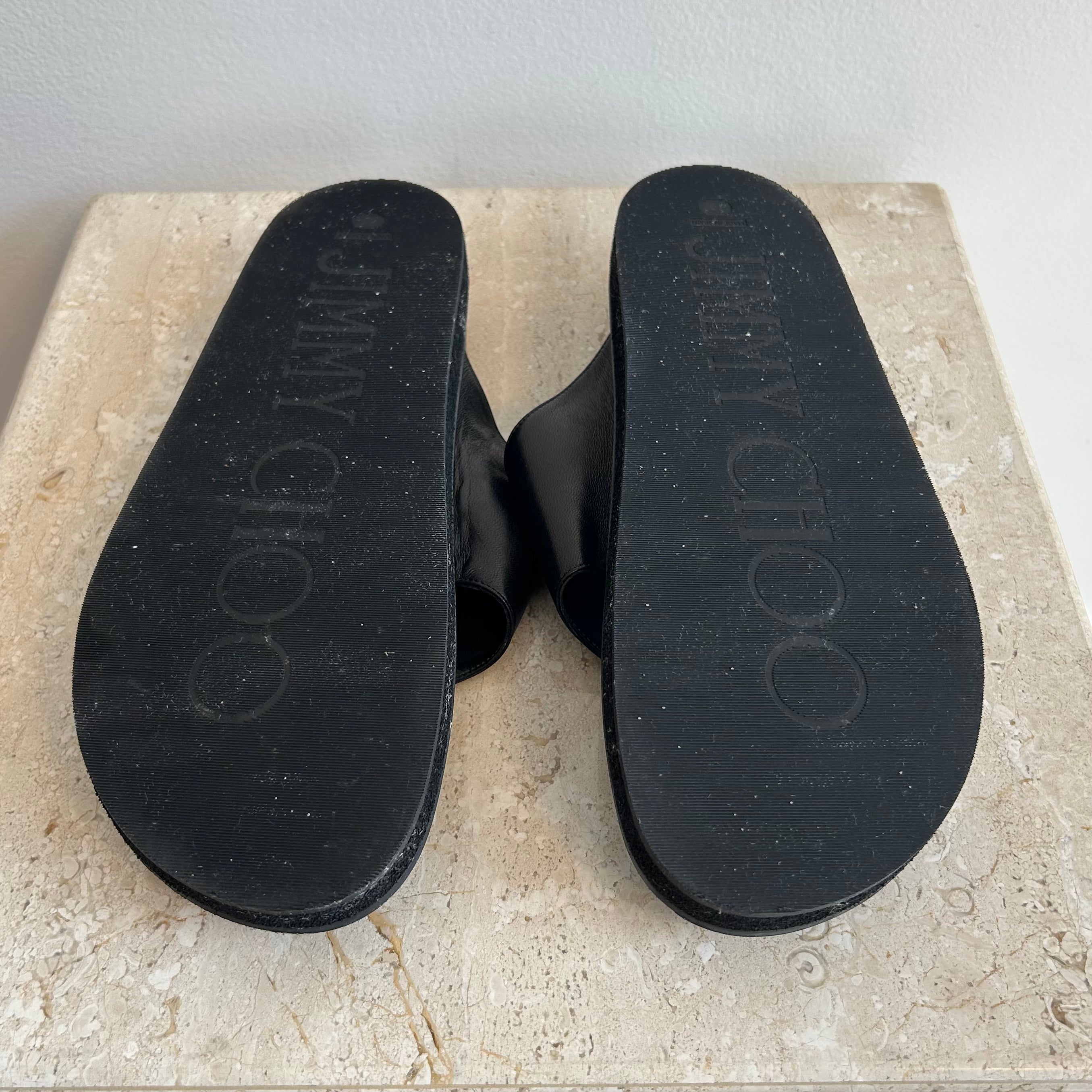 Pre-Owned JIMMY CHOO Black Leather Rowan Thong Slides - 41