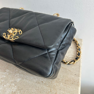 Pre-Owned CHANEL™ 19 Black Lambskin Handbag