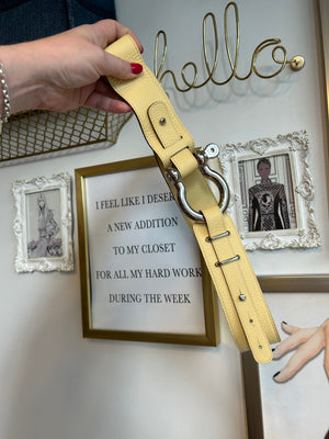 Pre-Owned BURBERRY Yellow Belt - 36/90