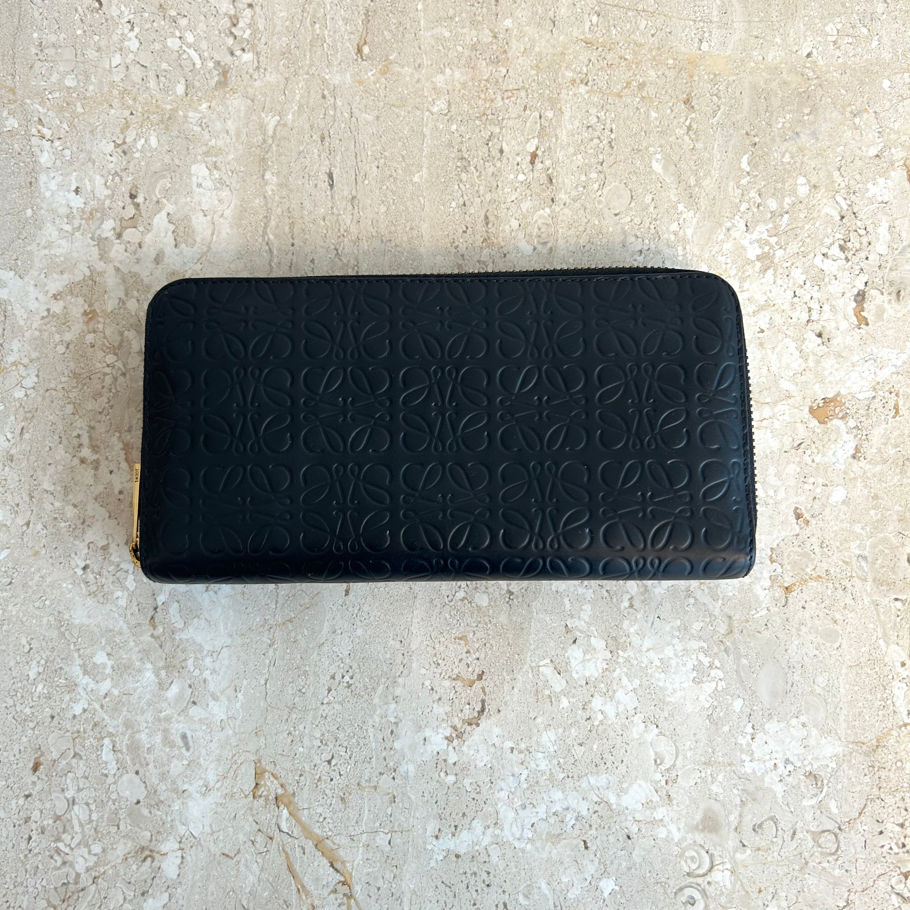 Pre-Owned LOEWE Black Leather Zip Wallet