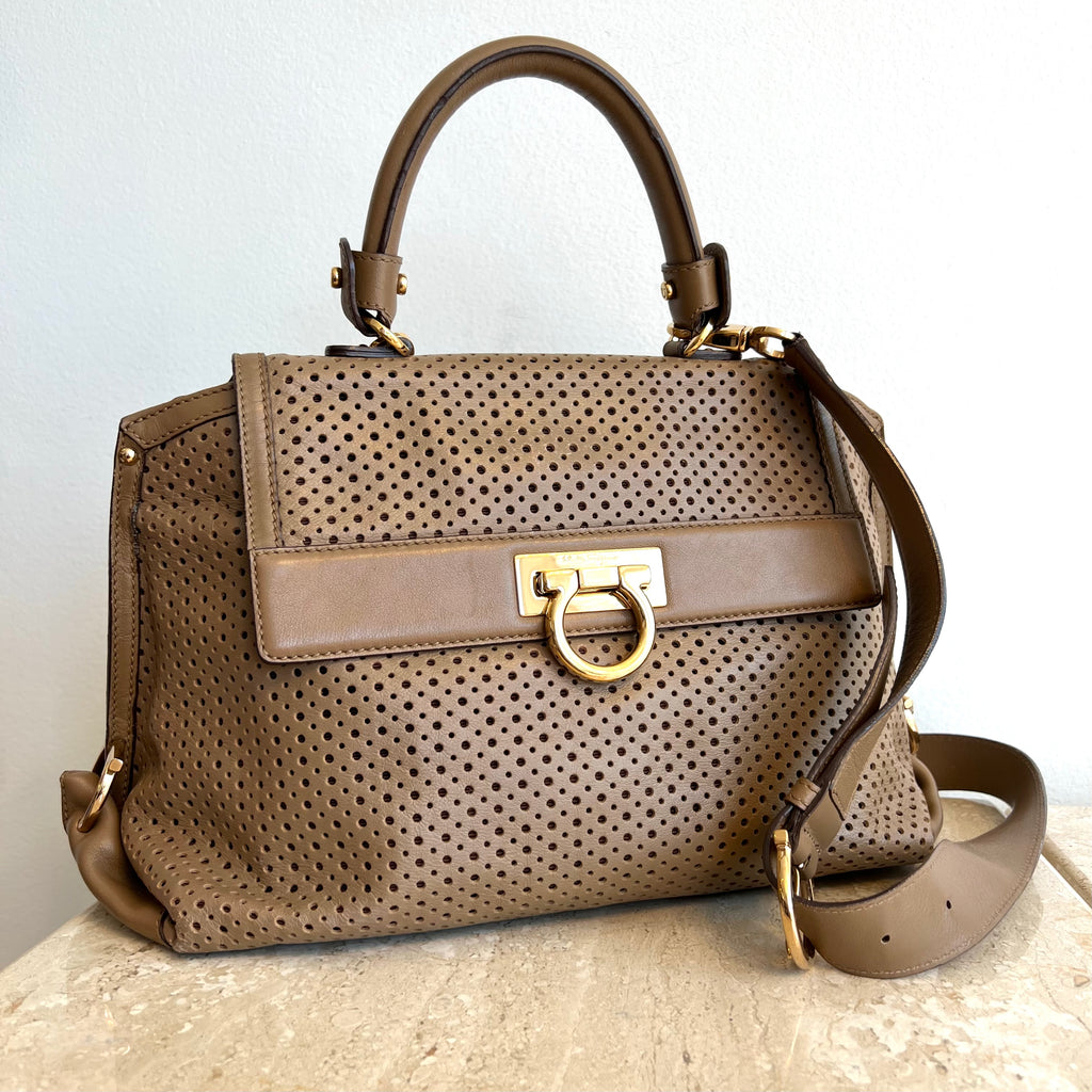 Pre-Owned SALVATORE FERRAGAMO Caramel Leather Sofia Bag