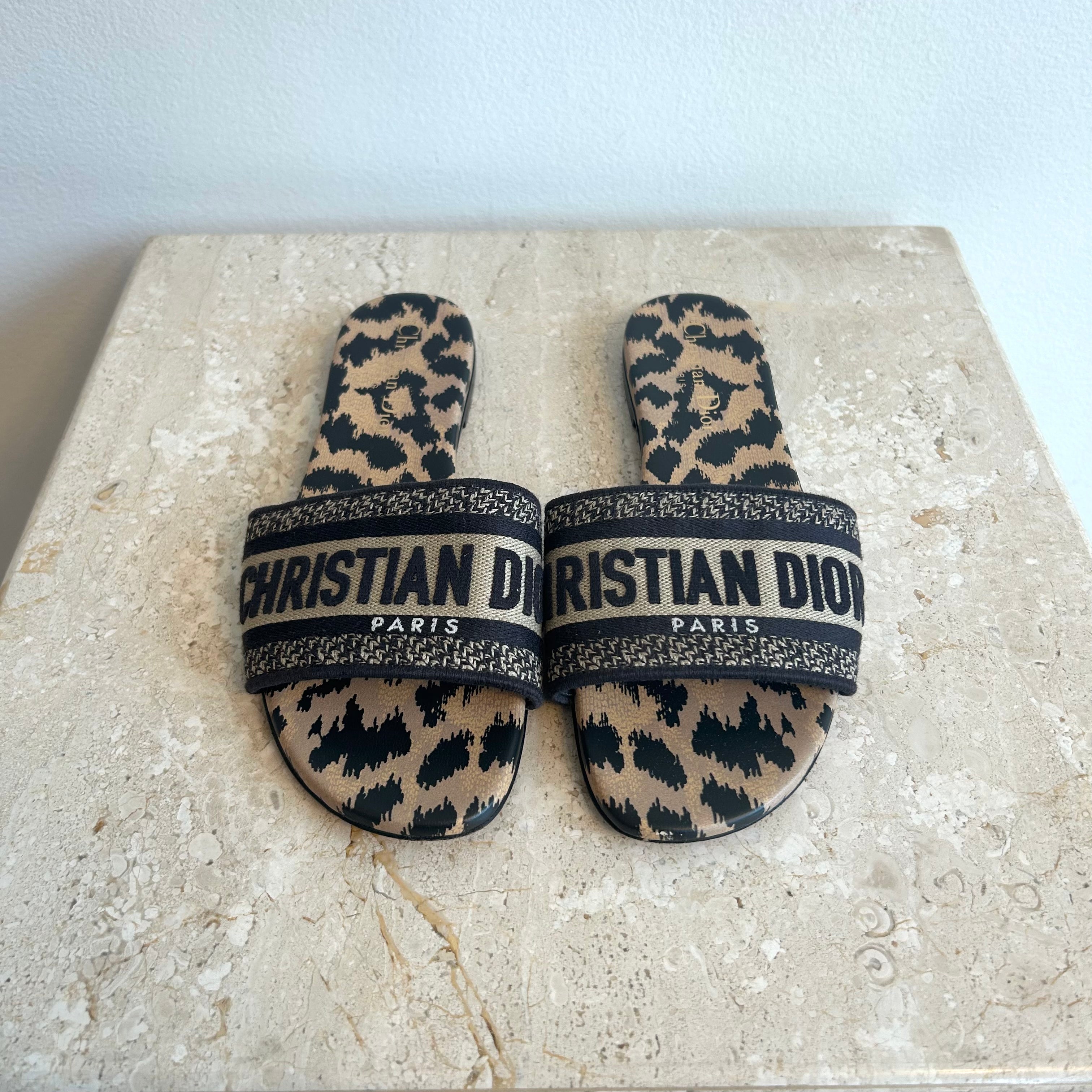 Pre-Owned CHRISTIAN DIOR Embroidered Leopard Print Dway Slides - Size 37