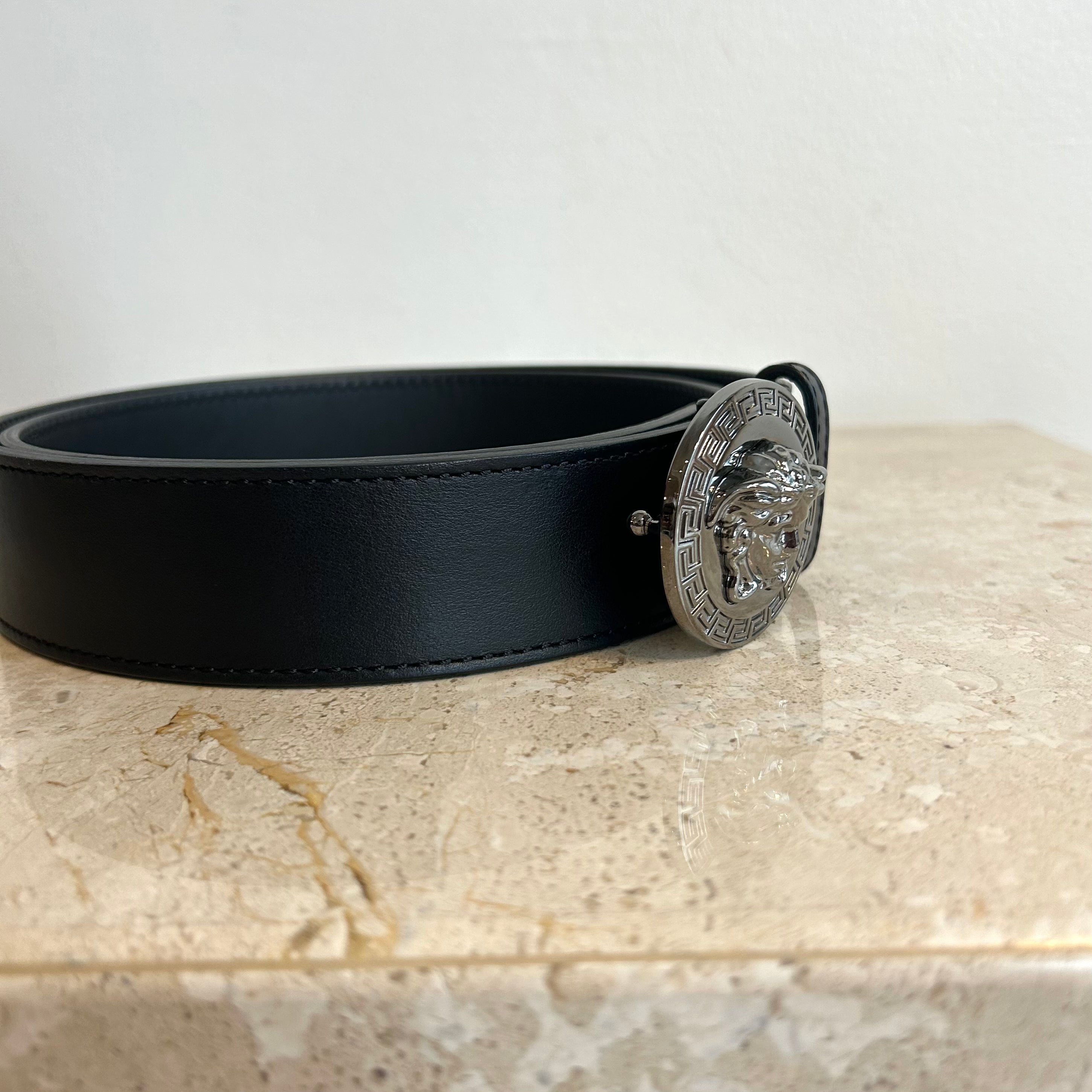 Pre-Owned VERSACE Classic Medusa Black Leather Belt - Size 100/40