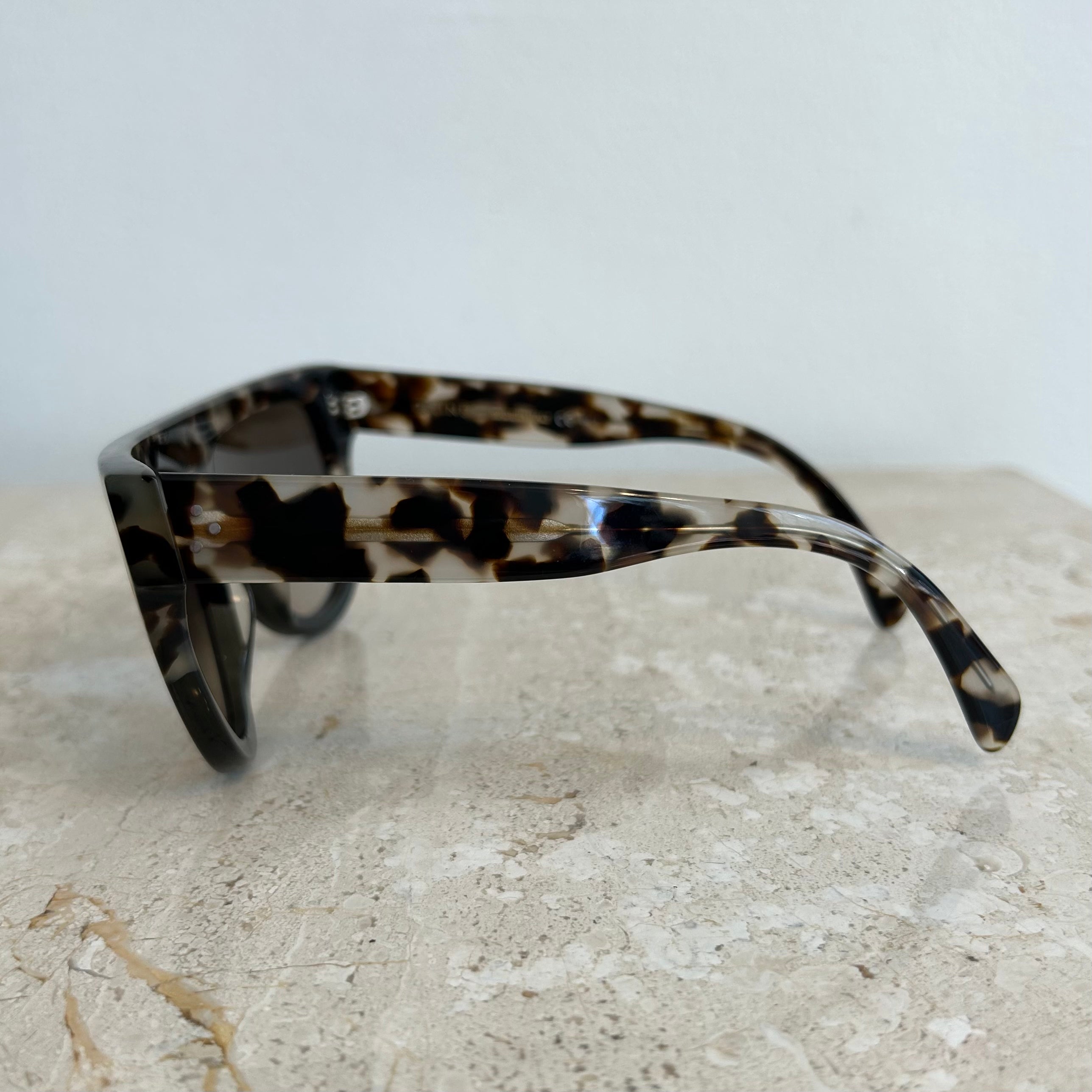 Pre-Owned CELINE CL41026 Shield Sunglasses