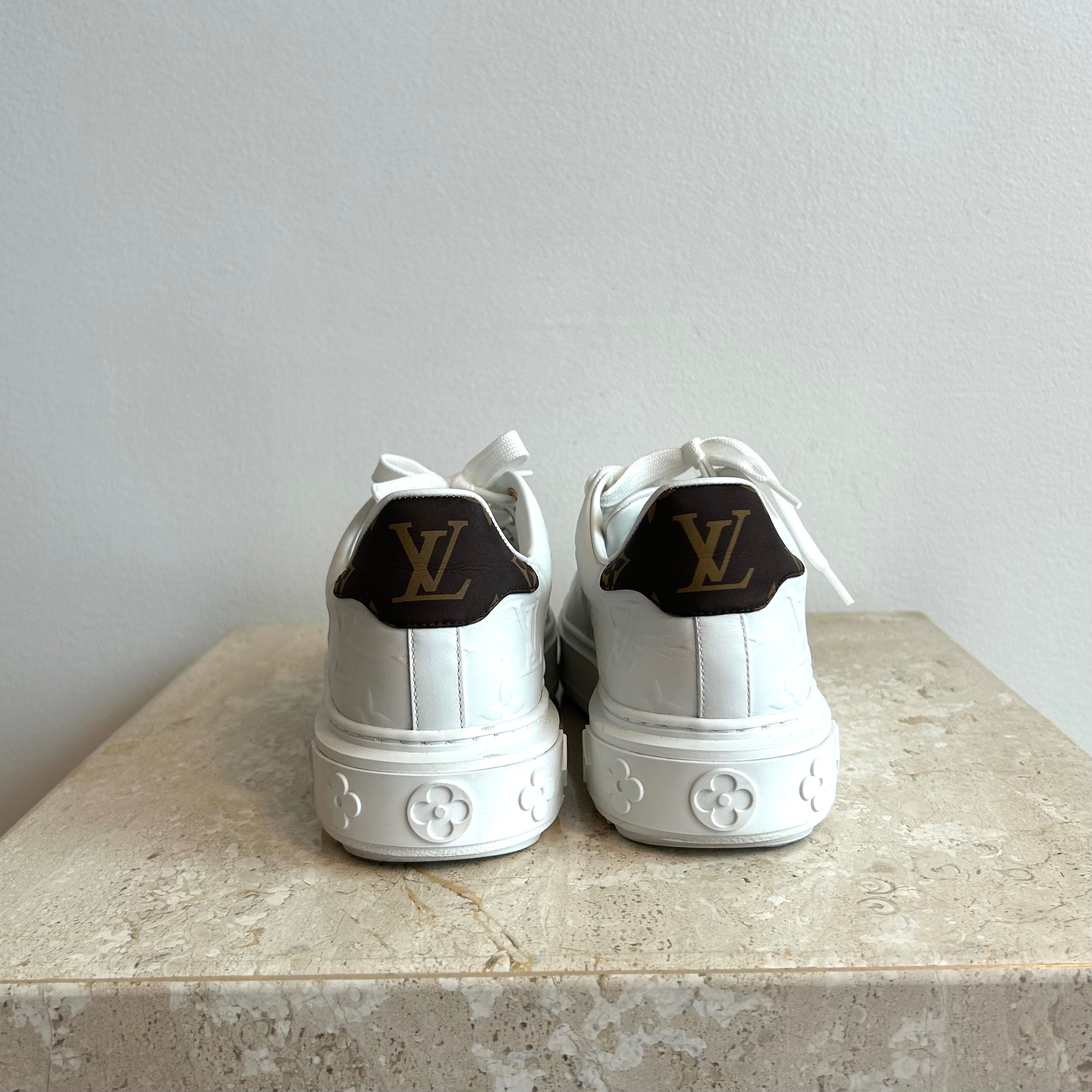 Pre-Owned LOUIS VUITTON White LV Monogram Time Out Debossed Sneaker - Size 35.5