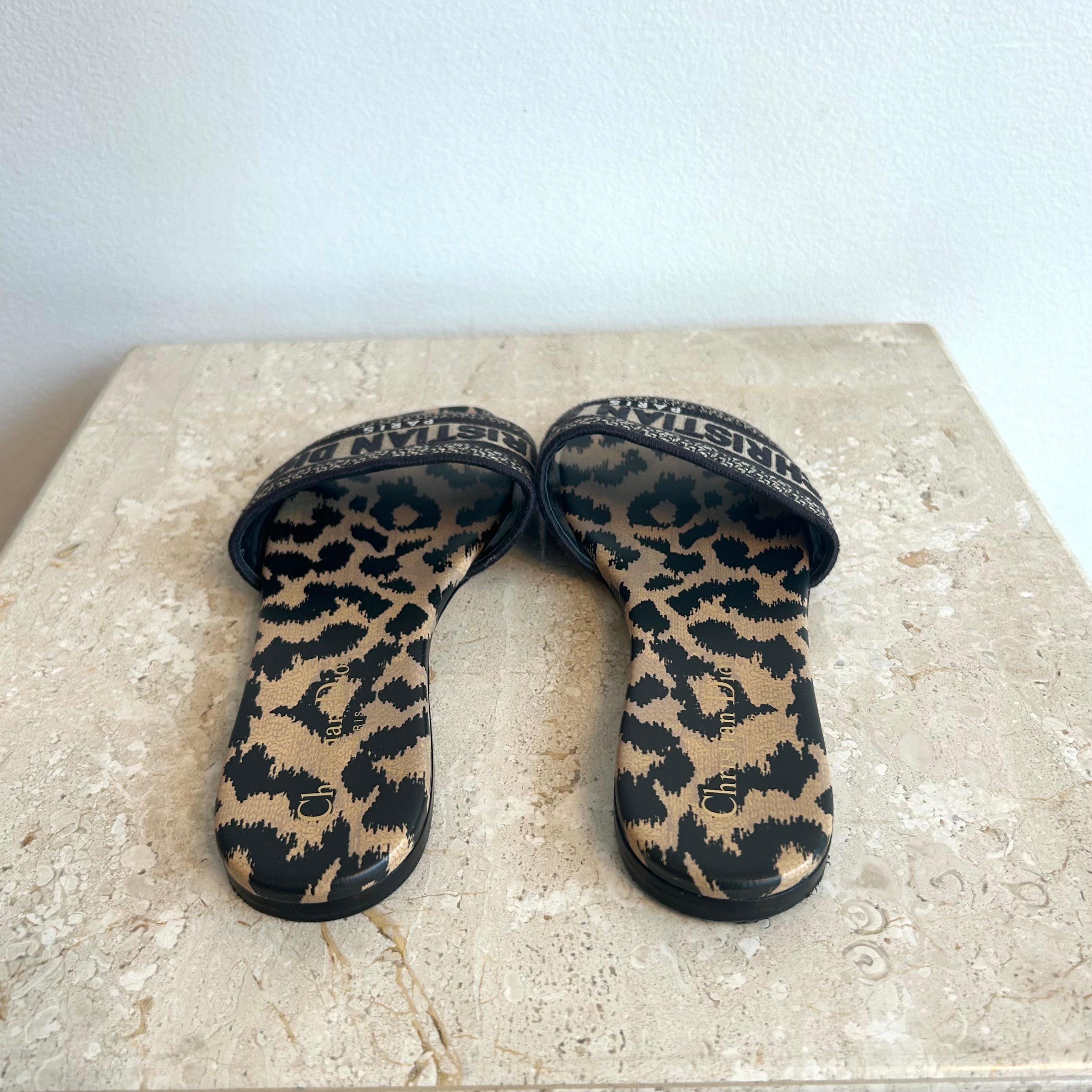 Pre-Owned CHRISTIAN DIOR Embroidered Leopard Print Dway Slides - Size 37