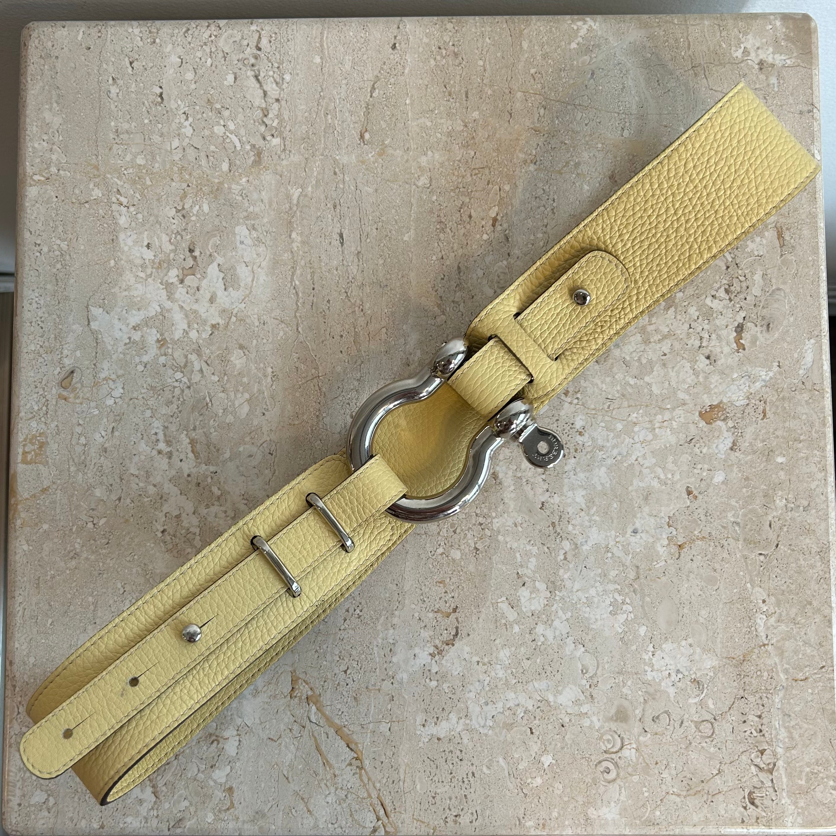 Pre-Owned BURBERRY Yellow Belt - 36/90