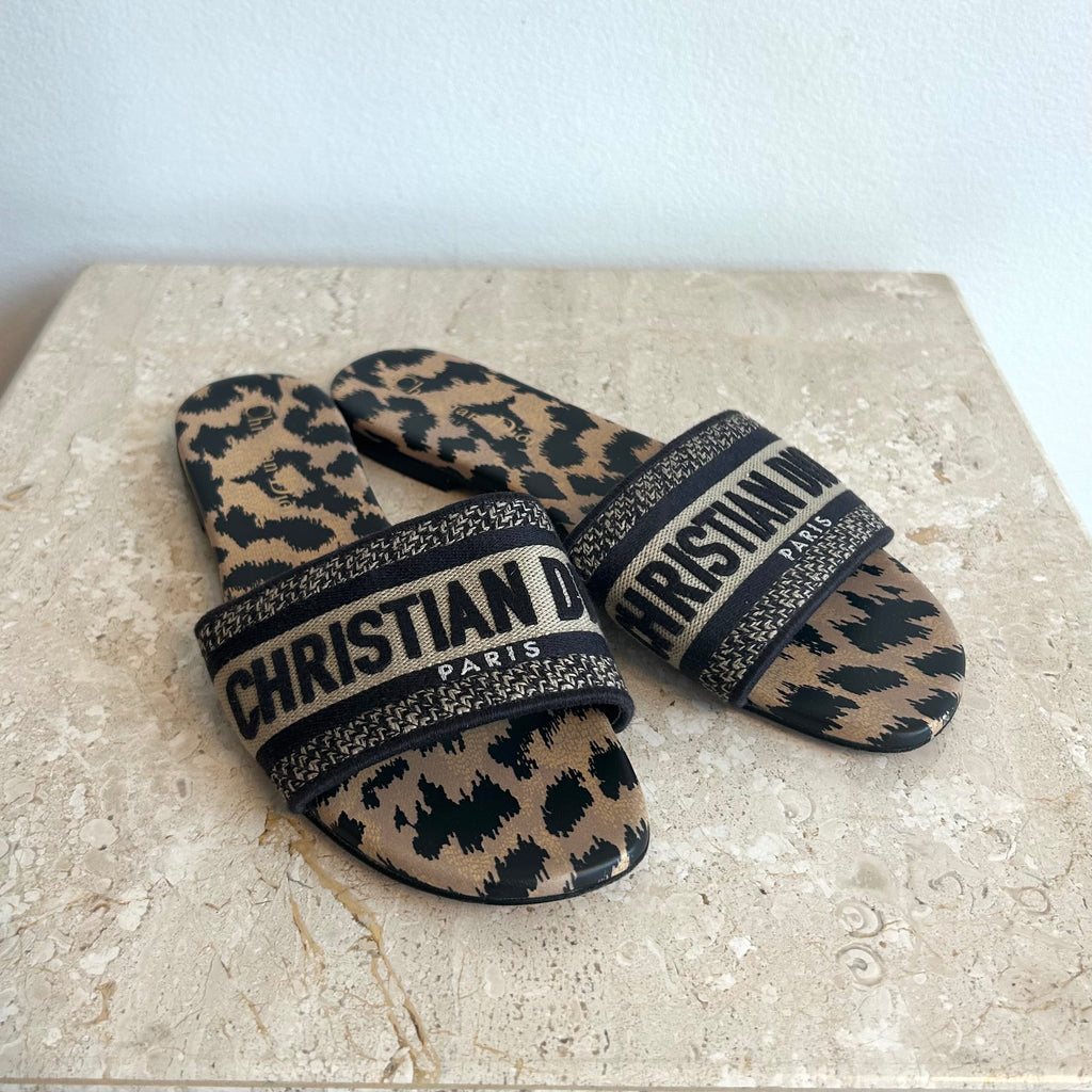 Pre-Owned CHRISTIAN DIOR Embroidered Leopard Print Dway Slides - Size 37