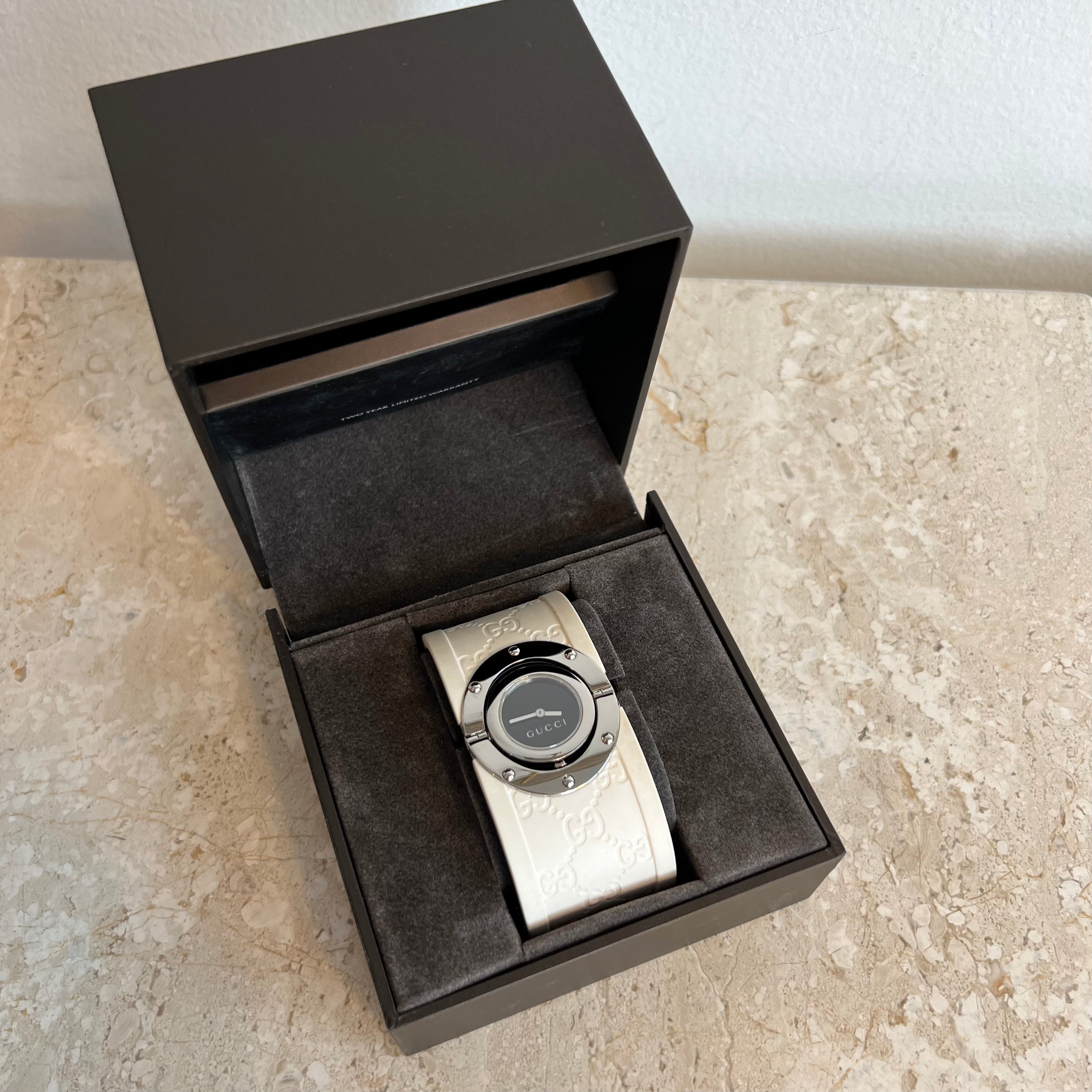 Pre-Owned GUCCI Women's The Twirl White Rubber and Stainless Steel Watch