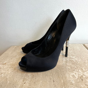 Pre-Owned GUCCI Black Peau du Soi Peep Toe - Size 36.5