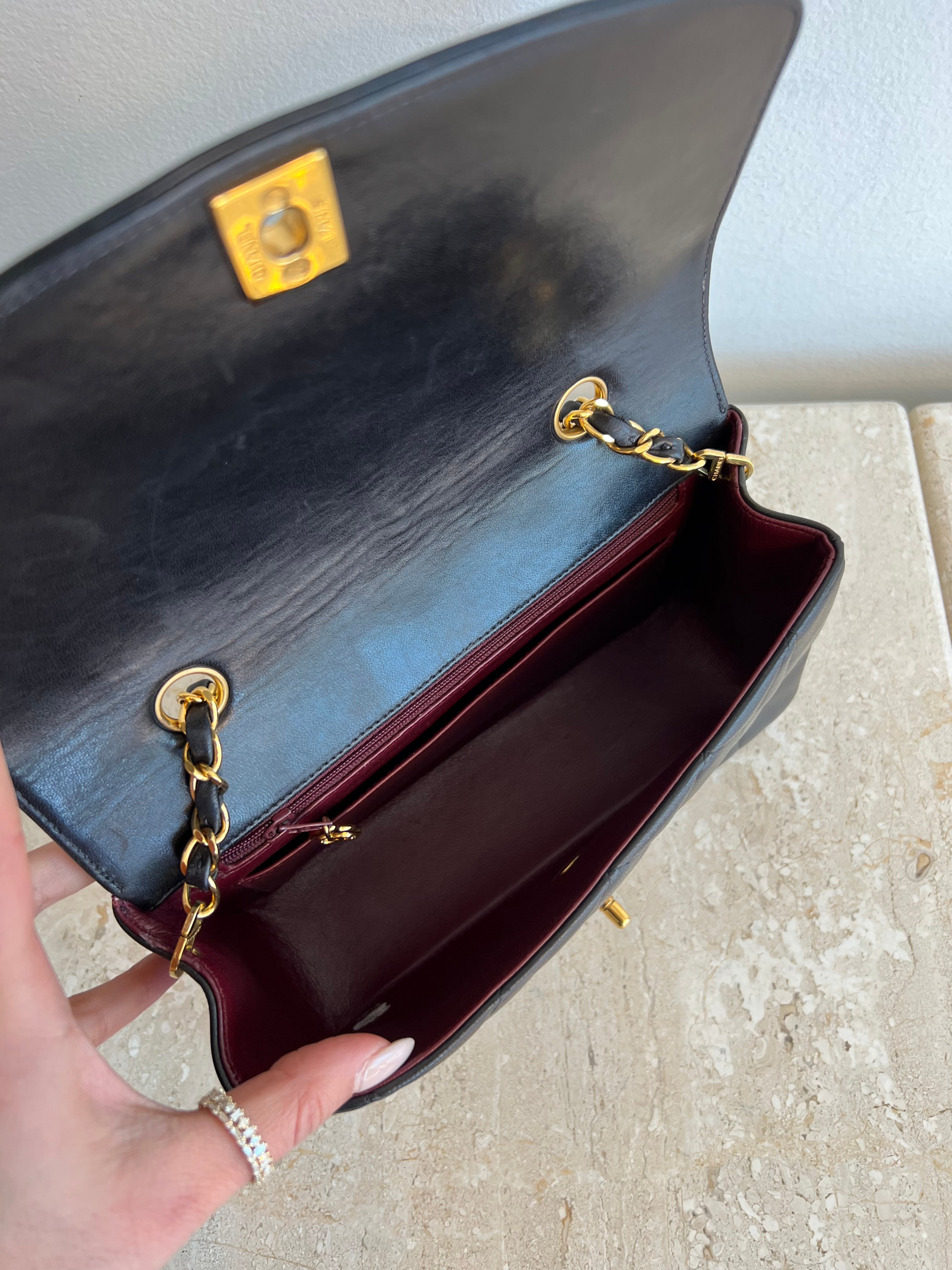 Pre-Owned SALVATORE FERRAGAMO Caramel Leather Sofia Bag
