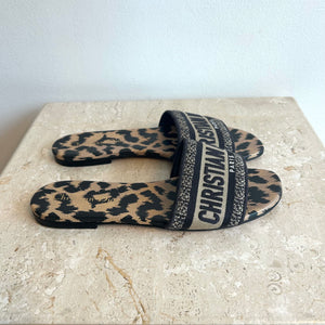 Pre-Owned CHRISTIAN DIOR Embroidered Leopard Print Dway Slides - Size 37