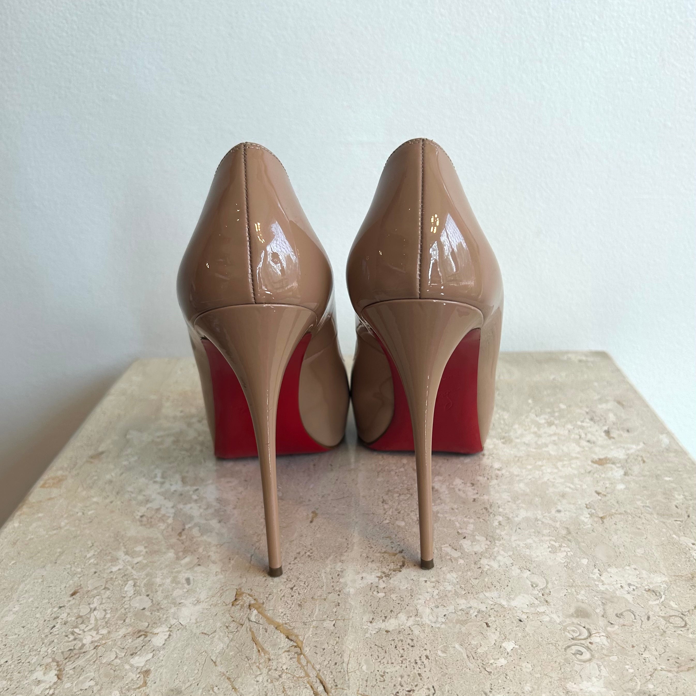Pre-Owned CHRISTIAN LOUBOUTIN Nude Patent Very Privé 120mm - Size 41