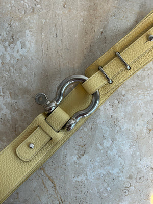 Pre-Owned BURBERRY Yellow Belt - 36/90