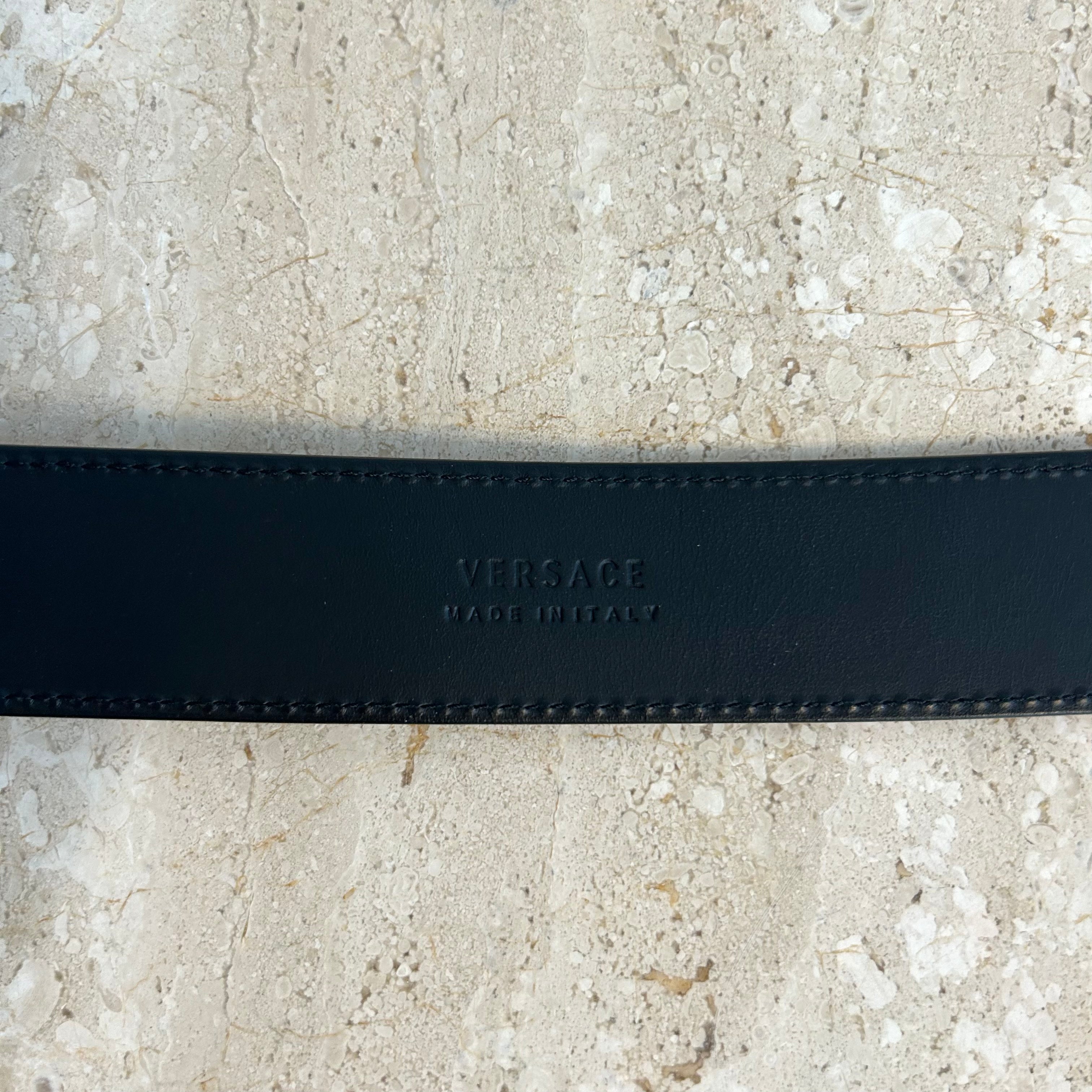 Pre-Owned VERSACE Classic Medusa Black Leather Belt - Size 100/40