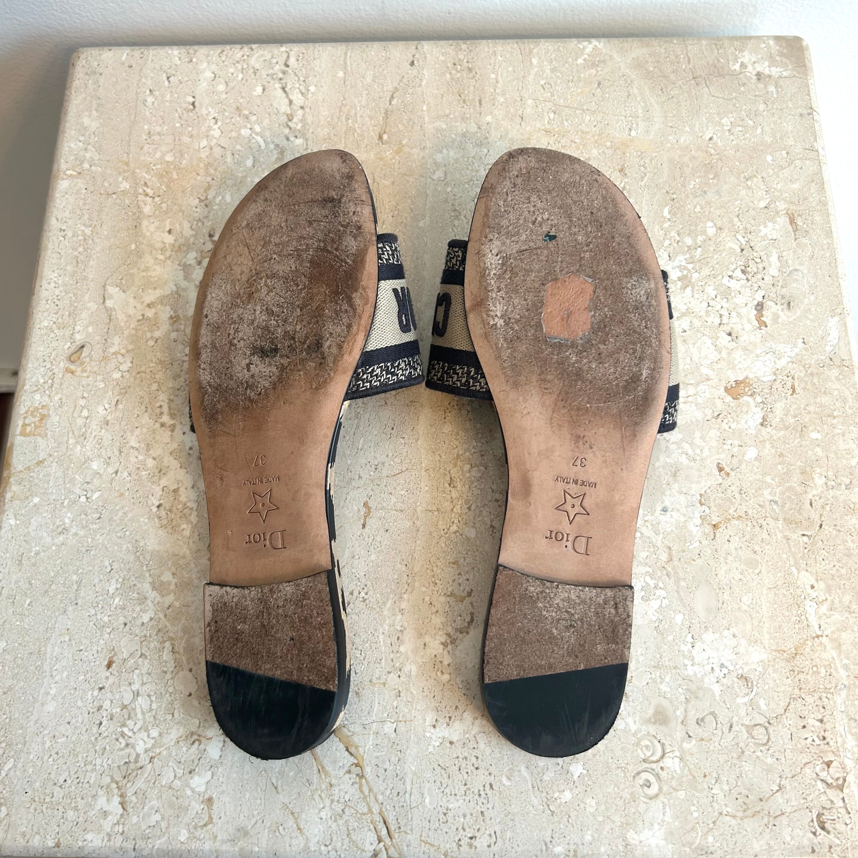 Pre-Owned CHRISTIAN DIOR Embroidered Leopard Print Dway Slides - Size 37