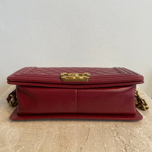 Pre-Owned CHANEL Old Medium Red Boy Bag GHW