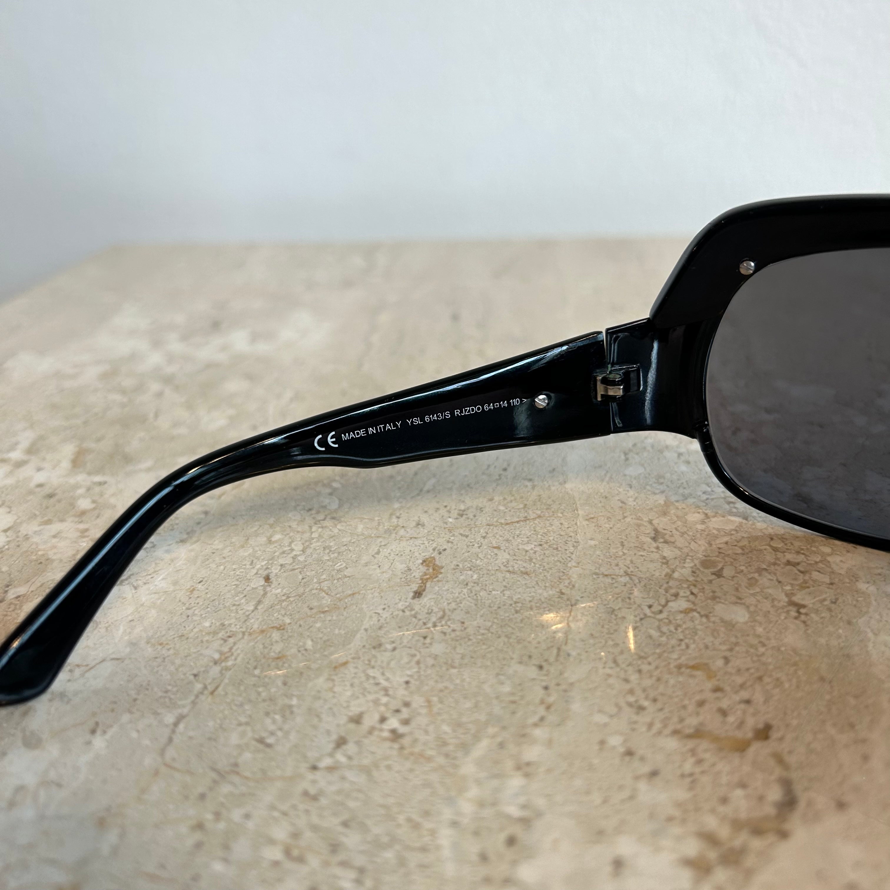 Pre-Owned YVES SAINT LAURENT 6143/S Shield Sunglasses