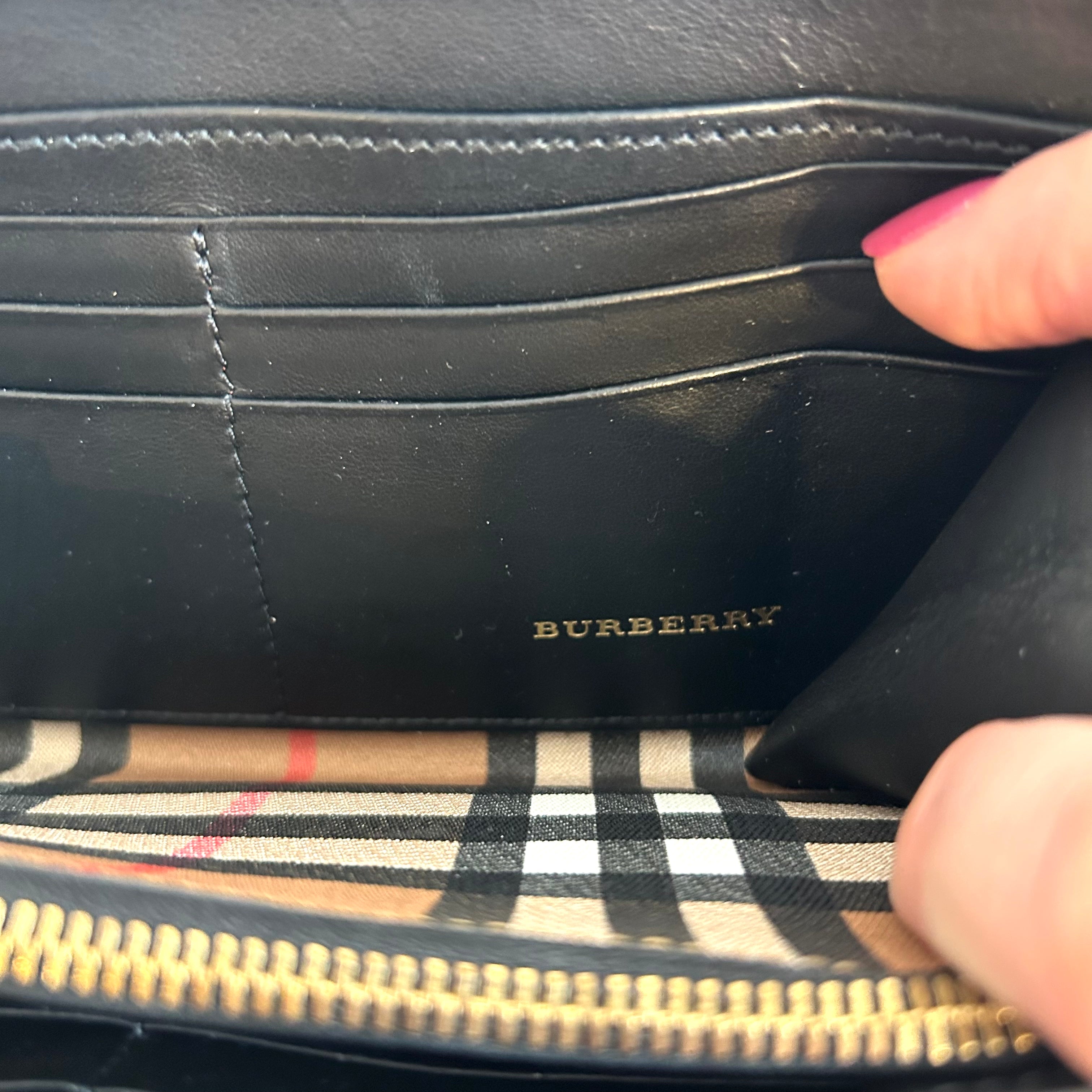 Pre-Owned BURBERRY Elmore Vintage Check Zip Around Wallet