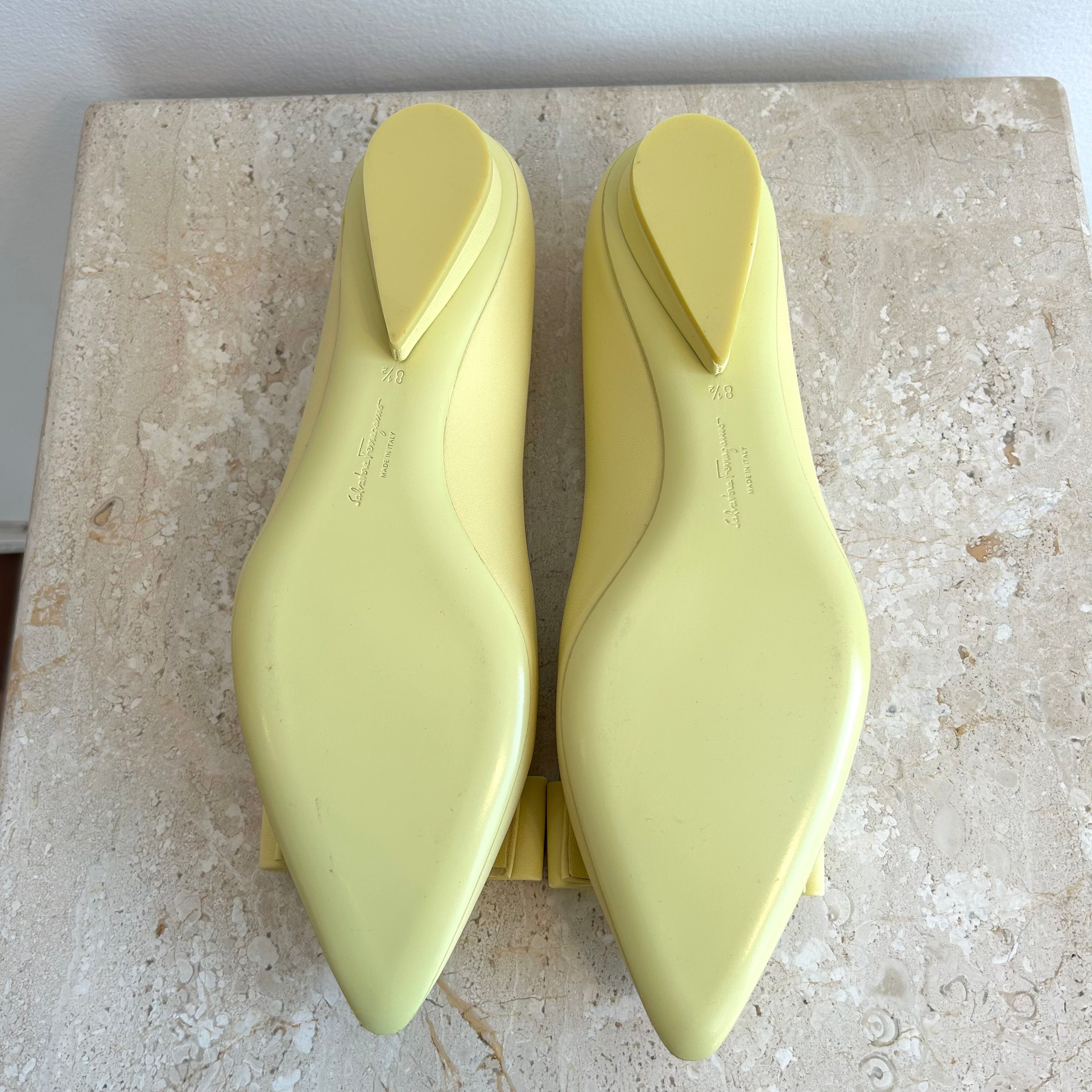 Pre-Owned SALVATORE FERRAGAMO Yellow Bow Flats - Size 8.5