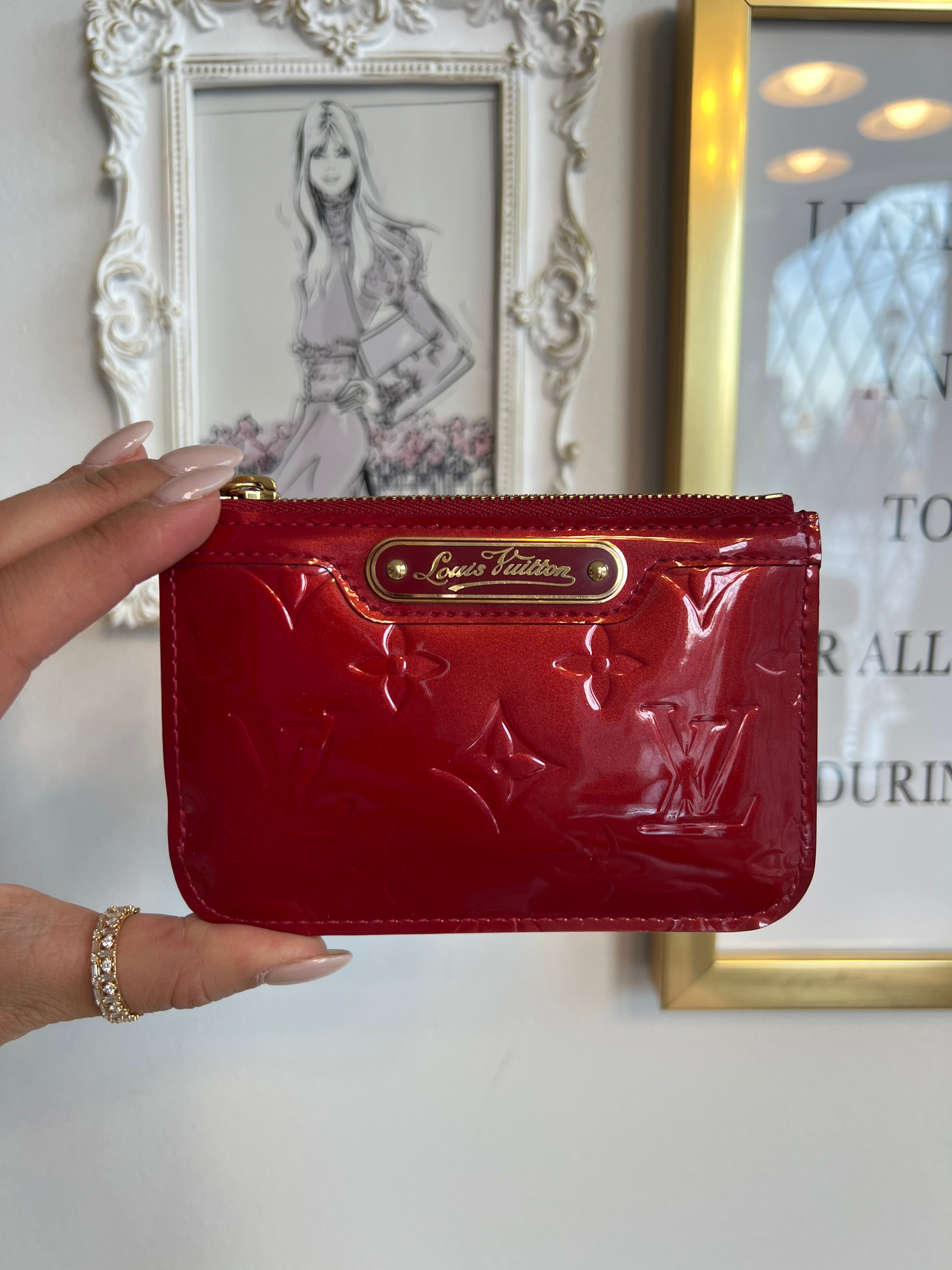 Pre-Owned LOUIS VUITTON Vernis Amarante Key Pouch/Cles