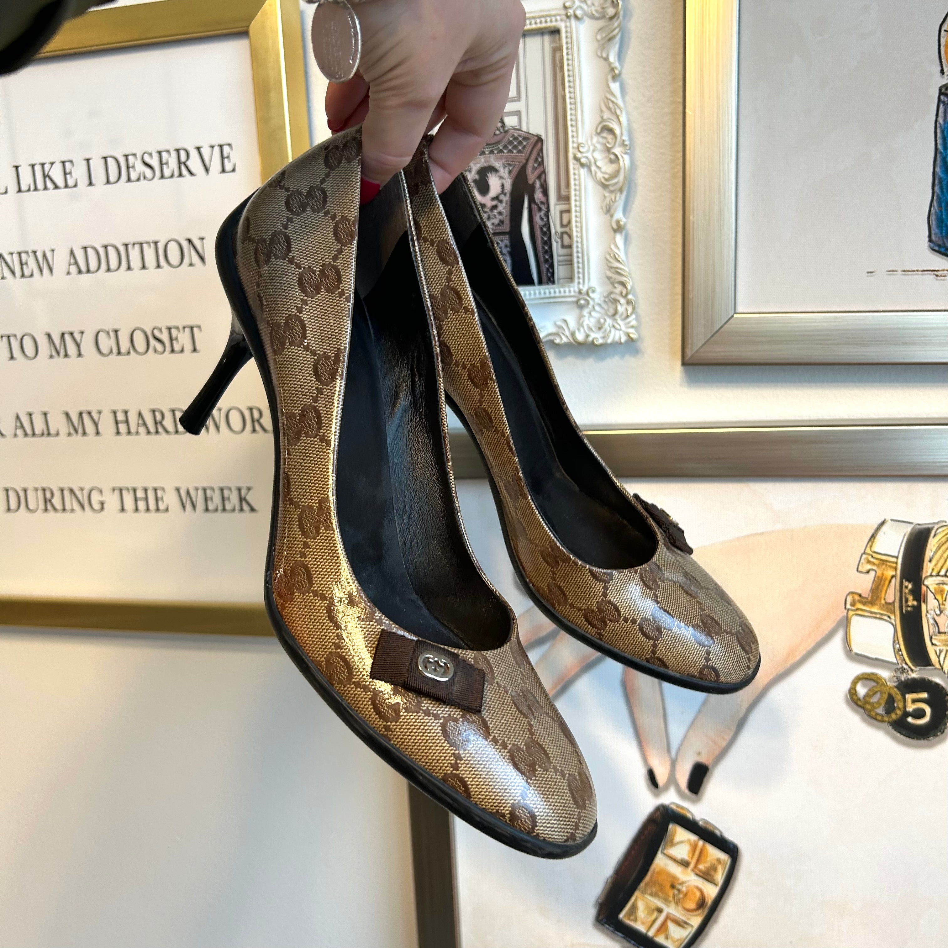 Pre-Owned GUCCI Crystal GG Bow Pumps - Size 39