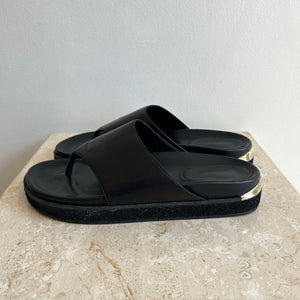 Pre-Owned JIMMY CHOO Black Leather Rowan Thong Slides - 41