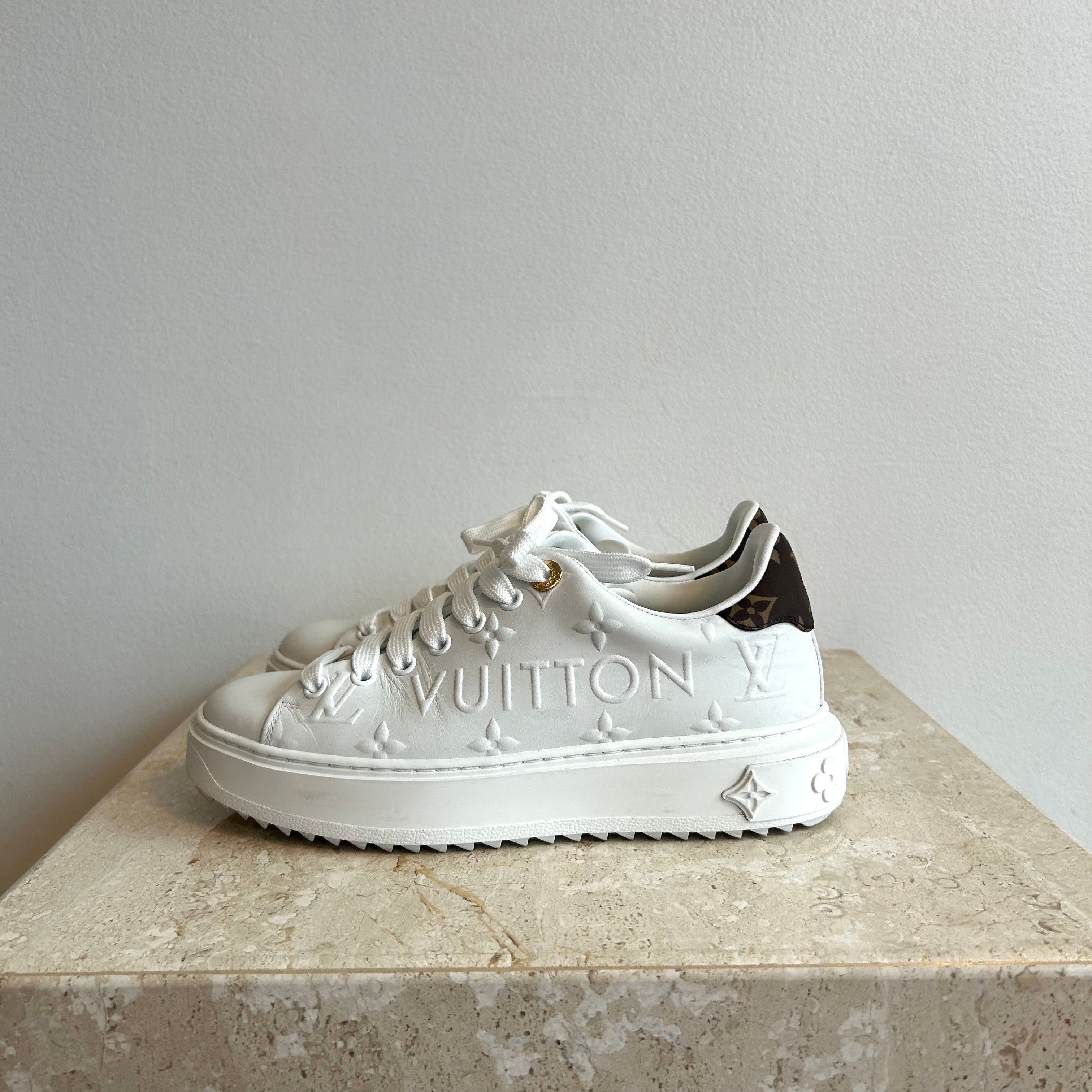 Pre-Owned LOUIS VUITTON White LV Monogram Time Out Debossed Sneaker - Size 35.5