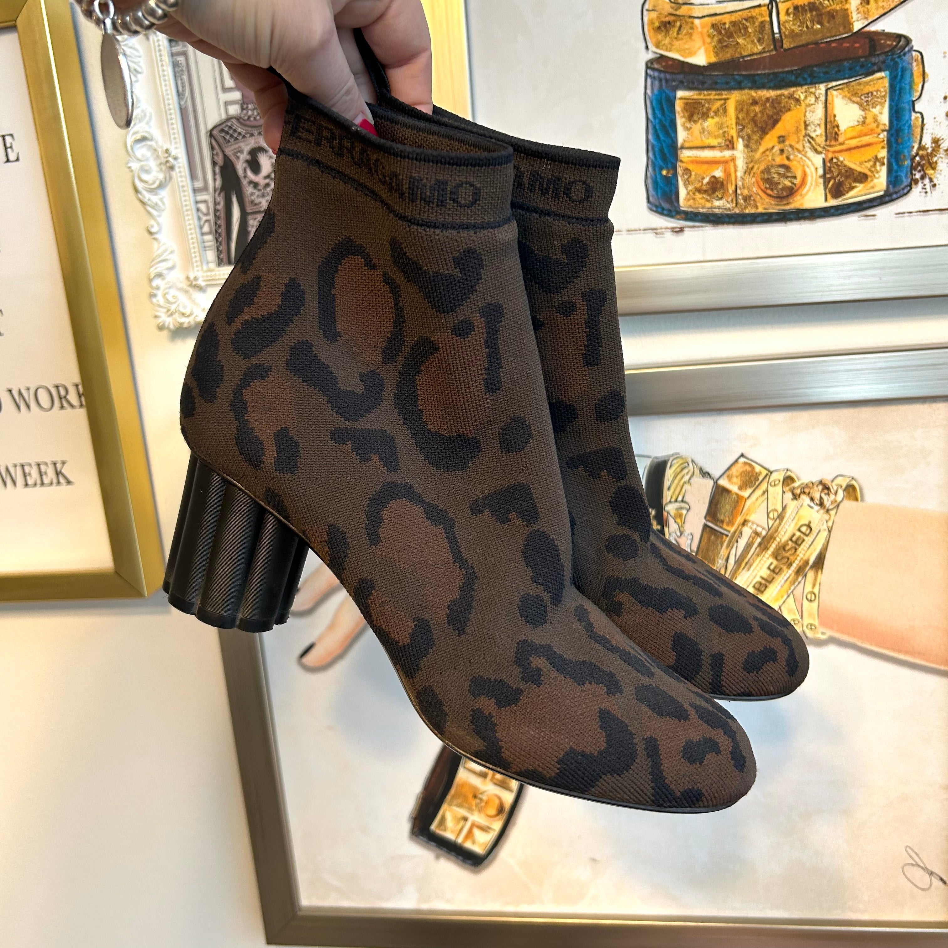 Pre-Owned SALVATORE FERRAGAMO Capo 55P Stretch Leopard Sock Boot - Size 8