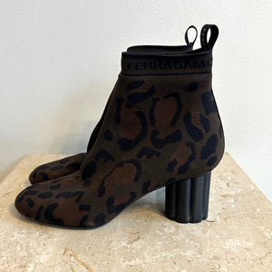 Pre-Owned SALVATORE FERRAGAMO Capo 55P Stretch Leopard Sock Boot - Size 8