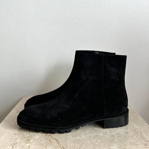 Pre-Owned STUART WEITZMAN Maelie Black Suede Ankle Boots - Size 9