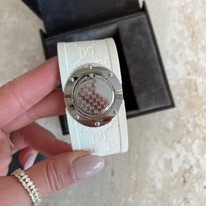 Pre-Owned GUCCI Women's The Twirl White Rubber and Stainless Steel Watch