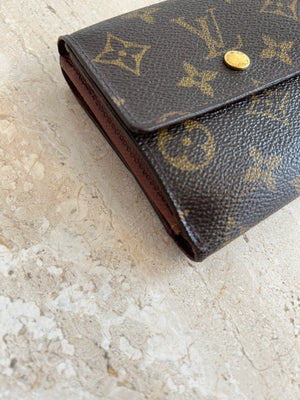 Pre-Owned LOUIS VUITTON Monogram Elise Wallet