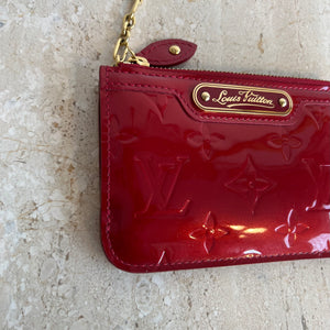 Pre-Owned LOUIS VUITTON Vernis Amarante Key Pouch/Cles