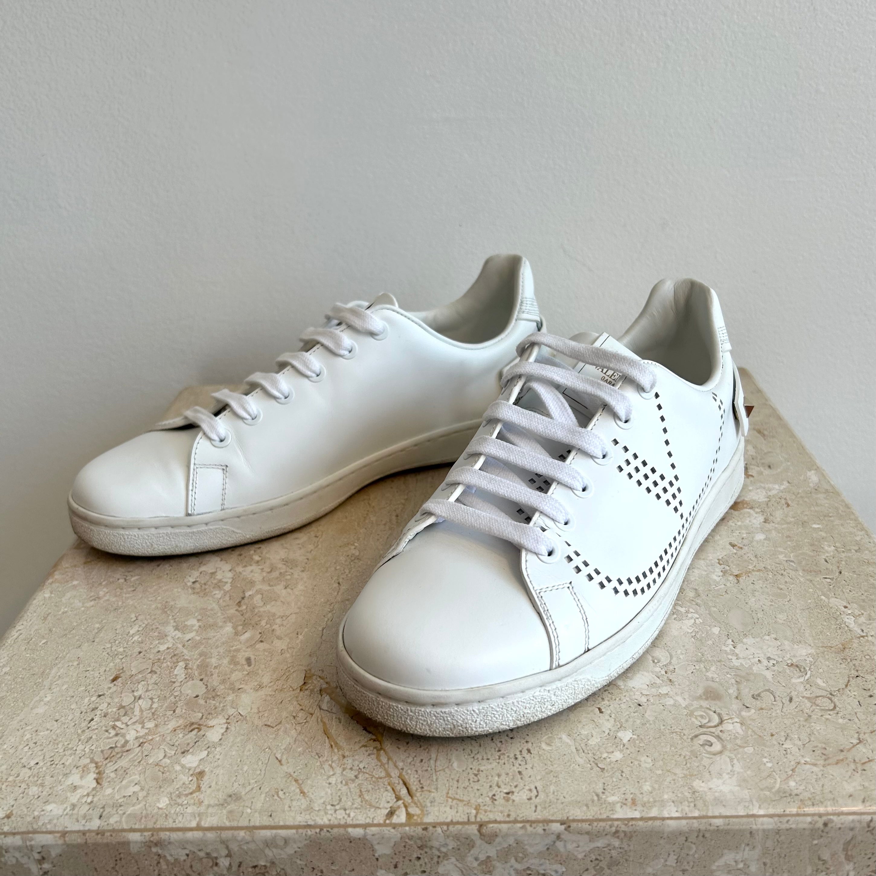 Pre-Owned VALENTINO Garavani V Logo White Sneaker - Size 38.5