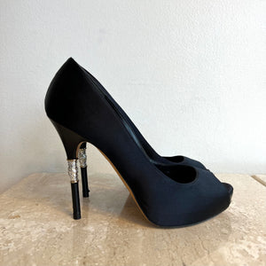 Pre-Owned GUCCI Black Peau du Soi Peep Toe - Size 36.5