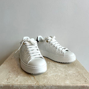 Pre-Owned LOUIS VUITTON White LV Monogram Time Out Debossed Sneaker - Size 35.5