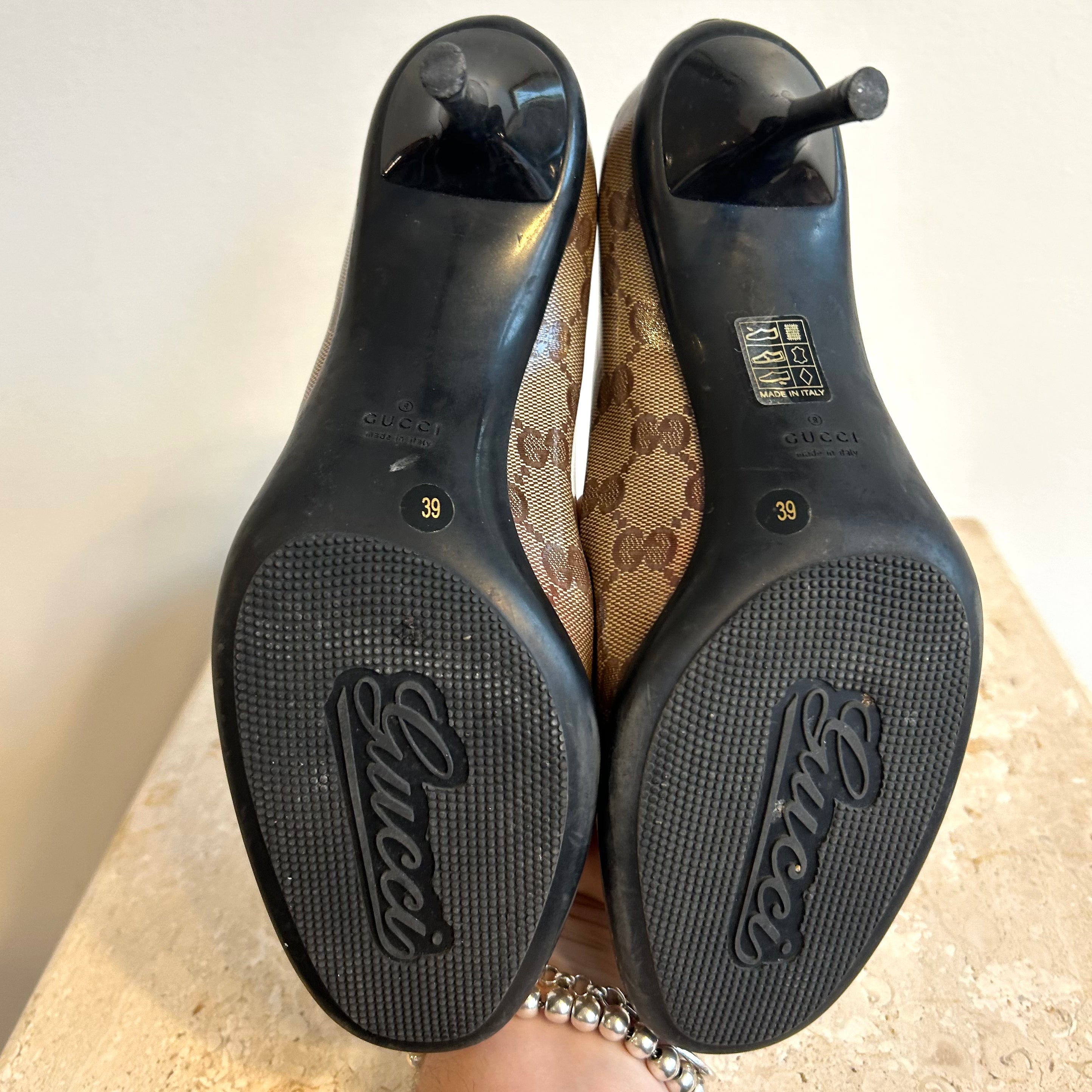 Pre-Owned GUCCI Crystal GG Bow Pumps - Size 39