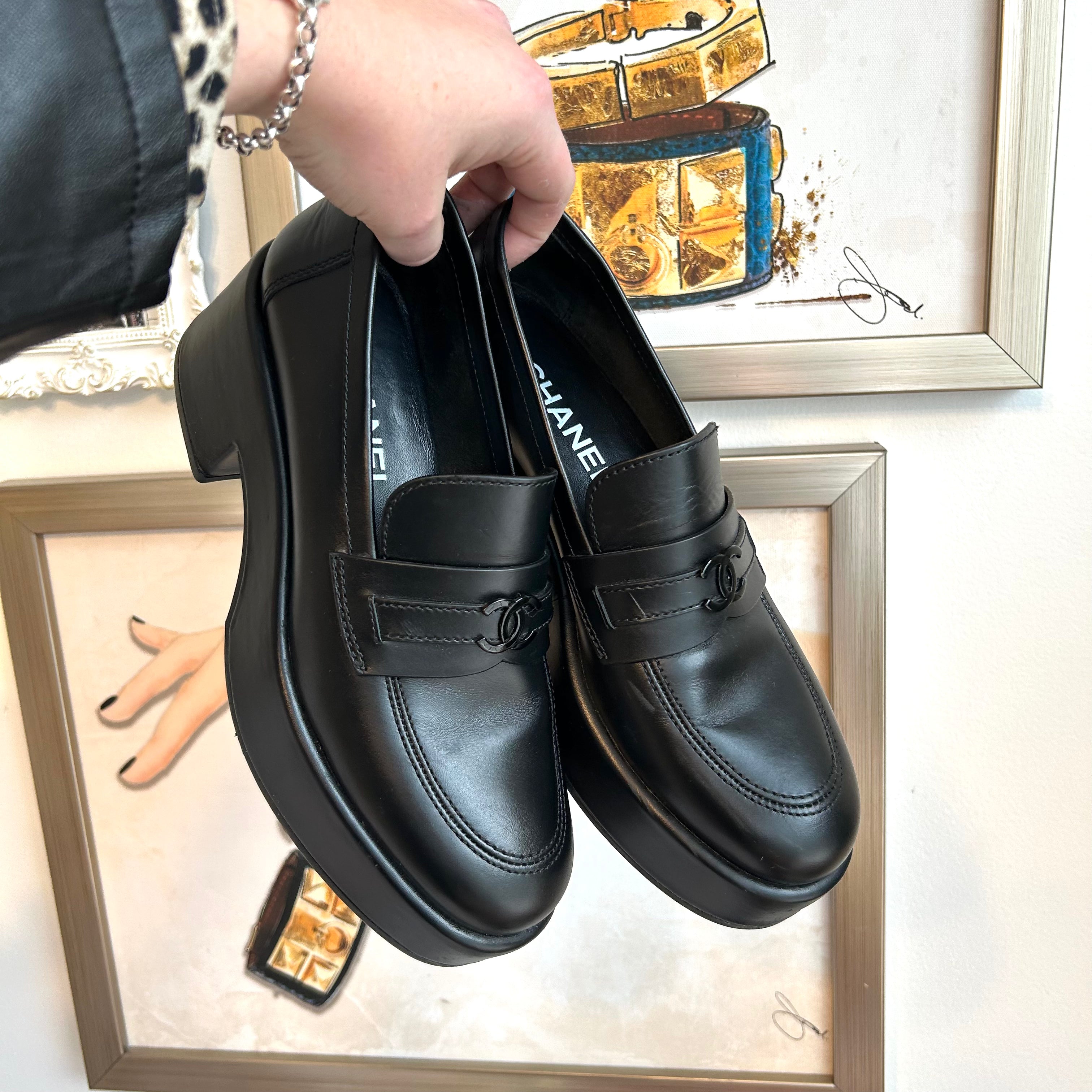 Pre-Owned CHANEL 2022 Black Lambskin Platform Loafer - Size 39