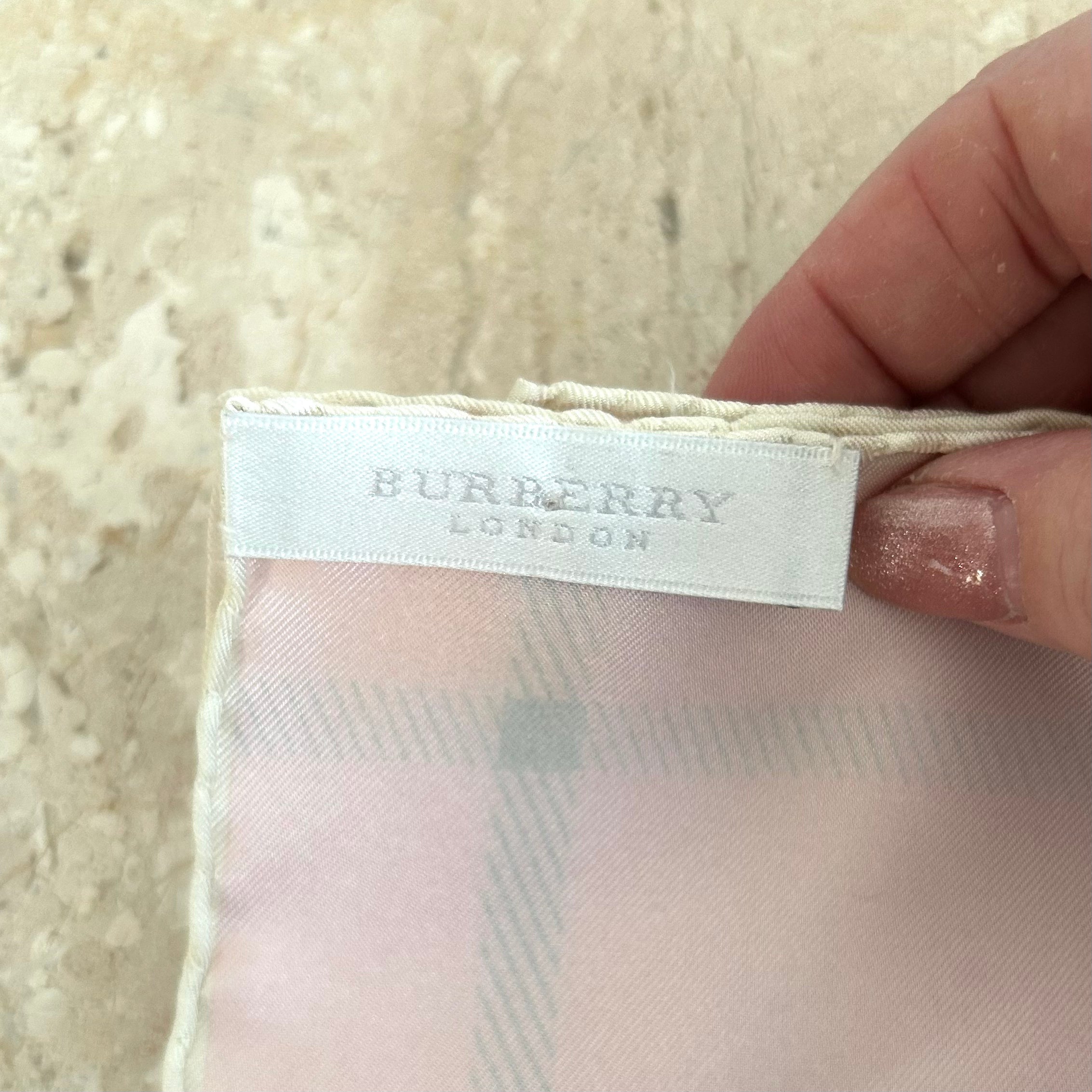 Pre-Owned BURBERRY Pink Novacheck Small Silk Square Scarf