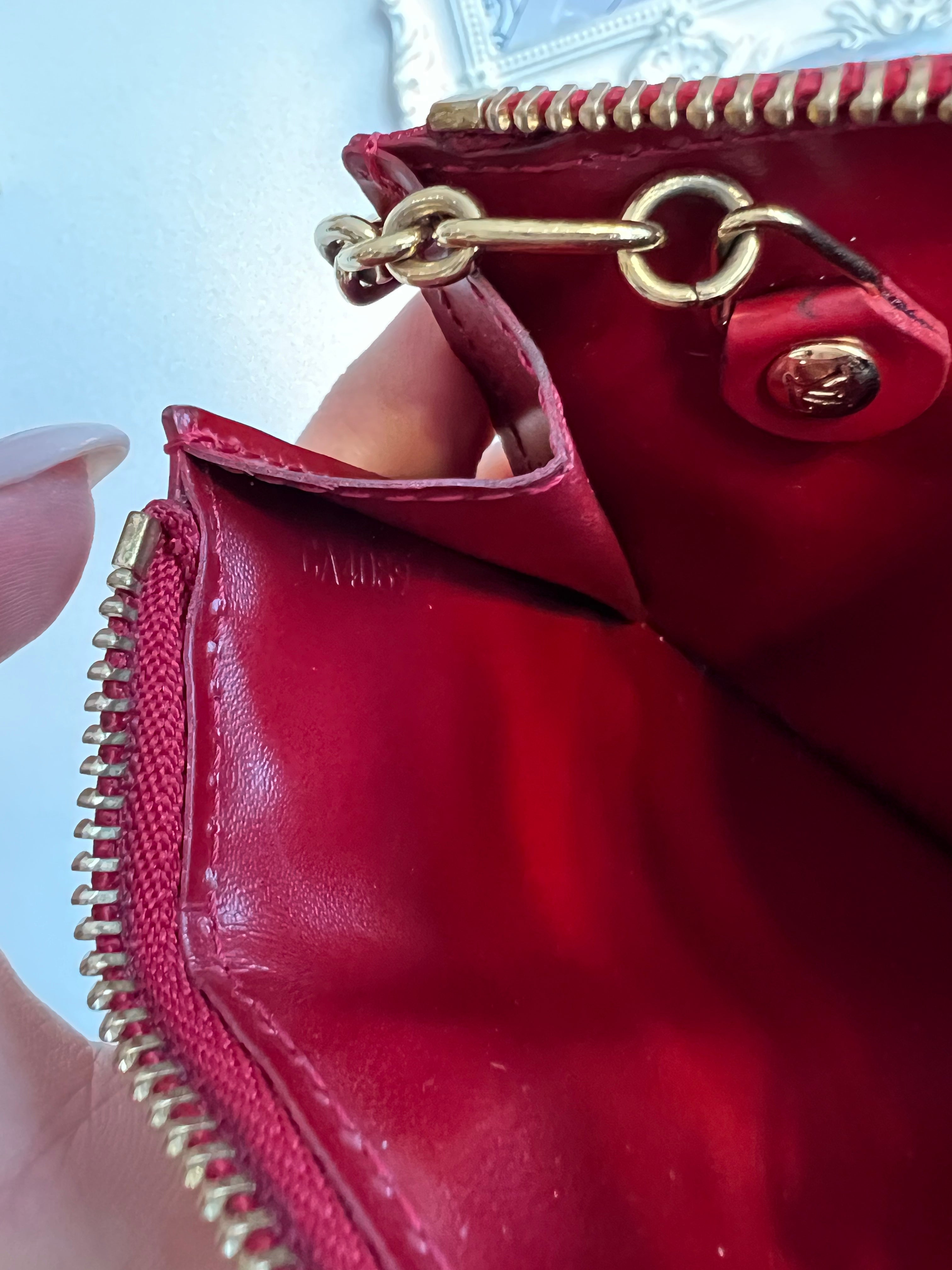 Pre-Owned LOUIS VUITTON Vernis Amarante Key Pouch/Cles