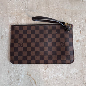 Pre-Owned LOUIS VUITTON Neverfull Wristlet