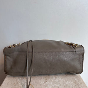 Pre-Owned BALENCIAGA Classic Taupe City Handbag