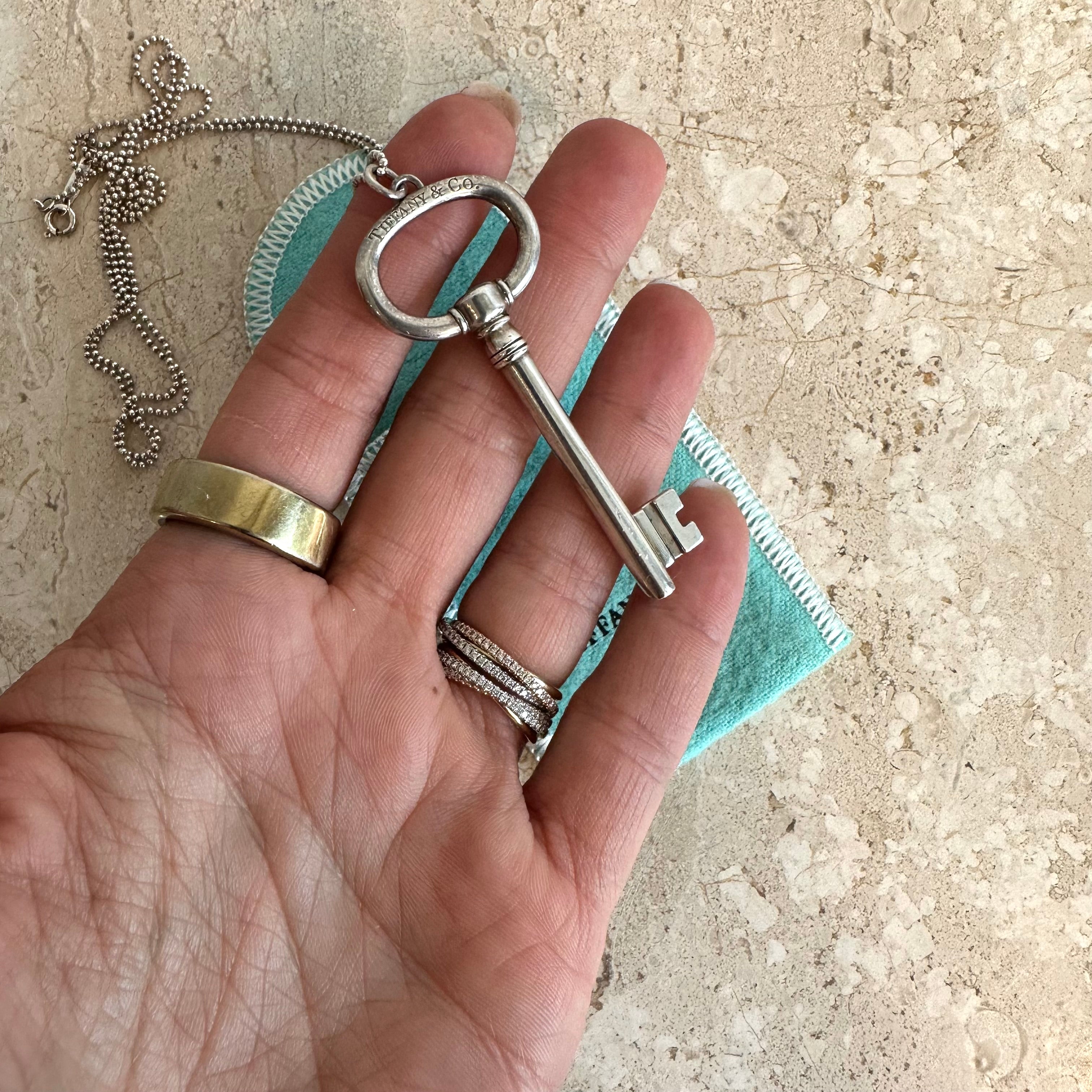 Pre-Owned TIFFANY & CO. Sterling Silver Oval Key Pendant and Chain