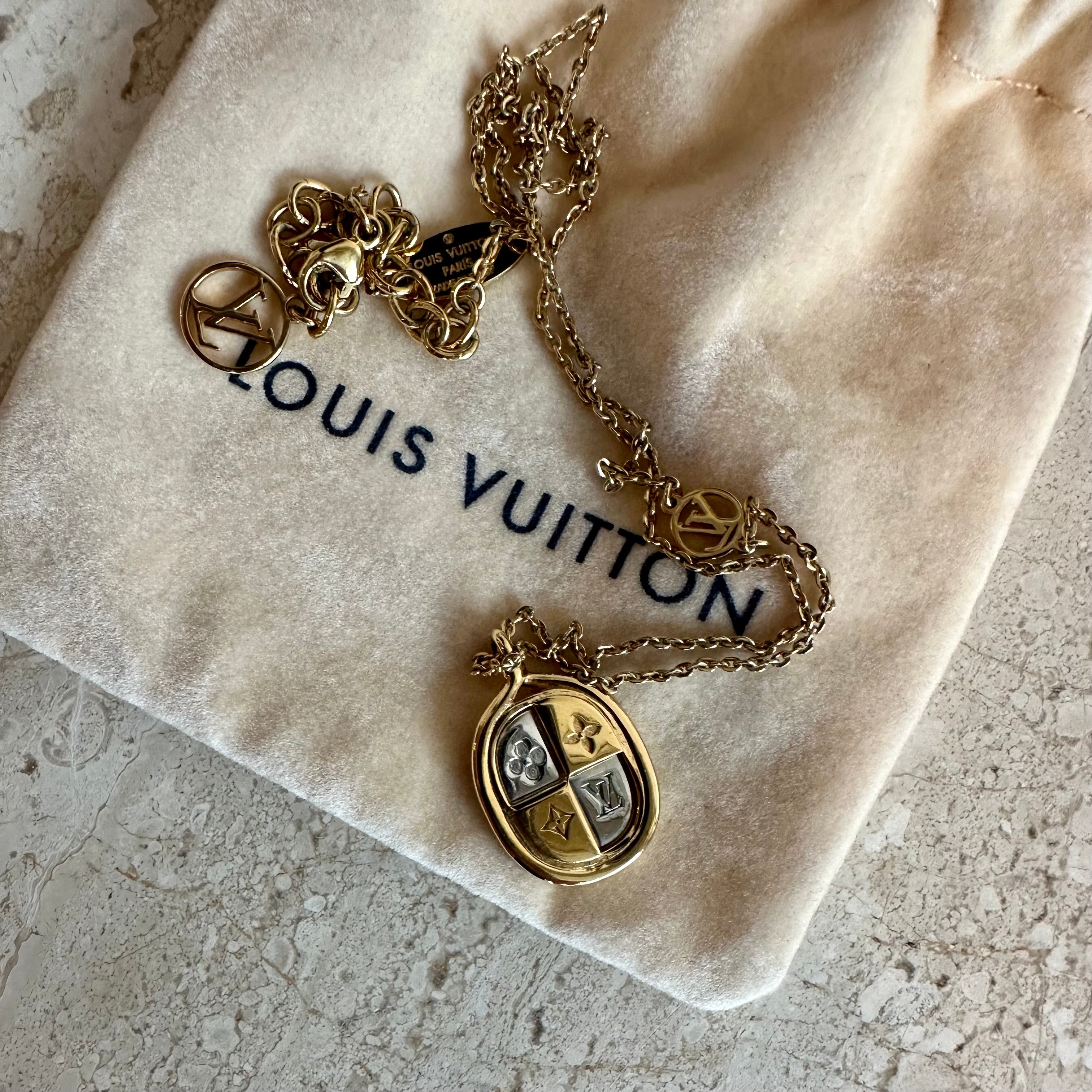 Pre-Owned LOUIS VUITTON Lady Lucky Crest Necklace